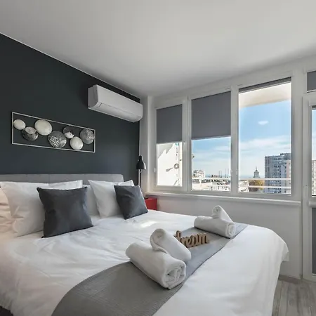 Lägenhet Above The Sea *