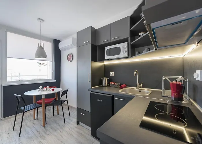 Above The Sea Apartment *