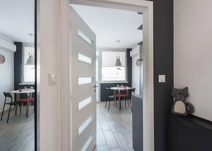 Above The Sea Apartment Warna