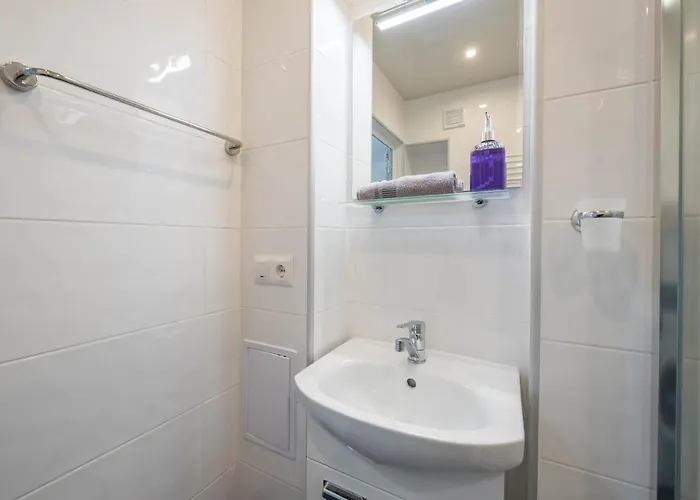 Above The Sea * Warna